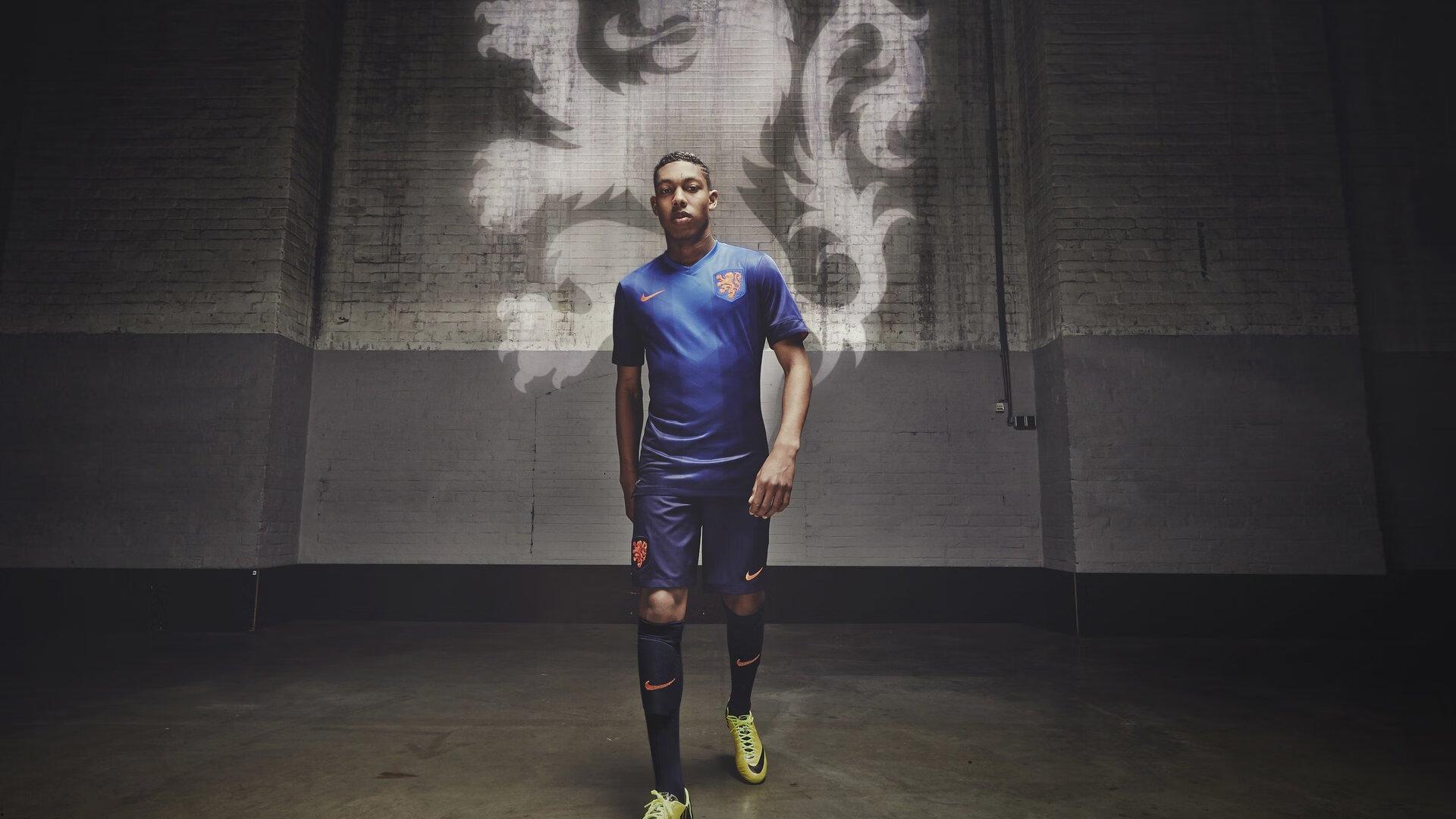 中国花样游泳队巴黎奥运备战提速 新编排惊艳国际赛场