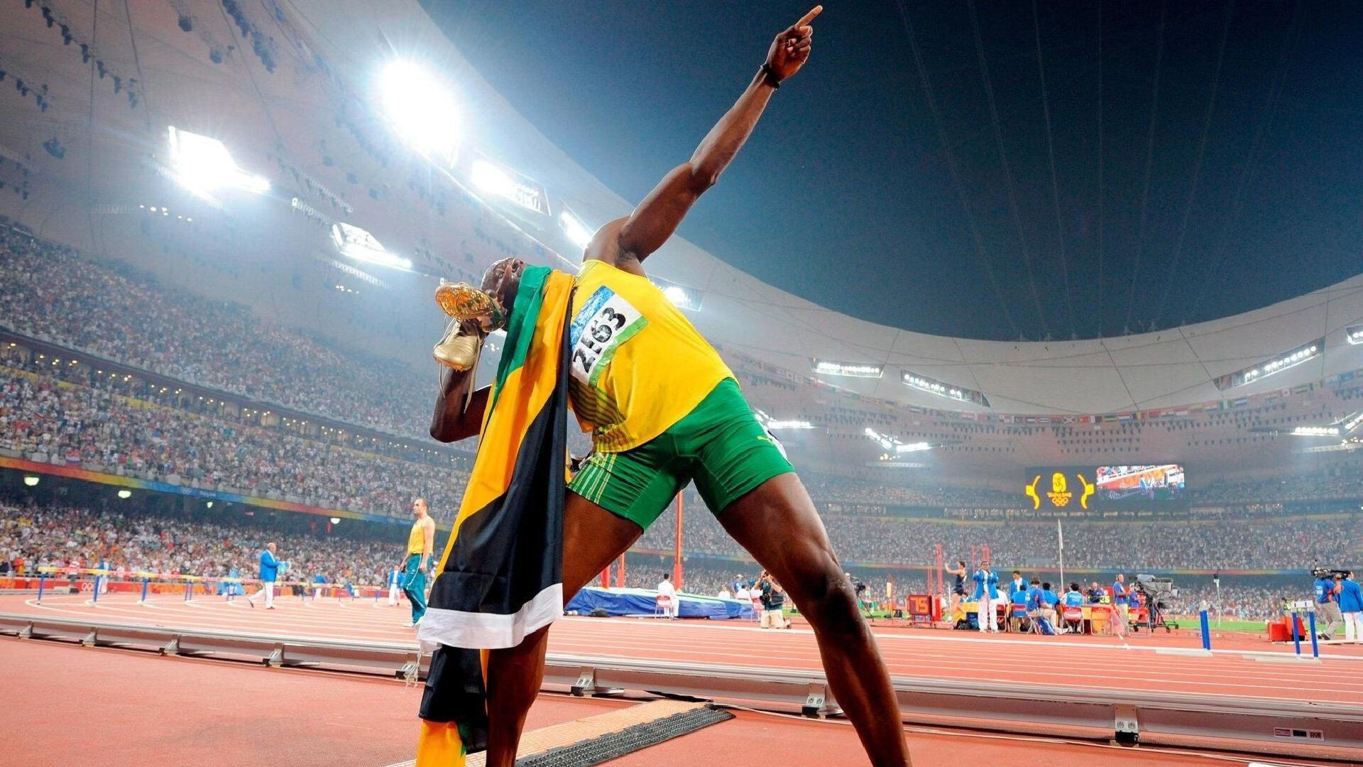 百米飞人巅峰对决 新星闪耀打破十年垄断